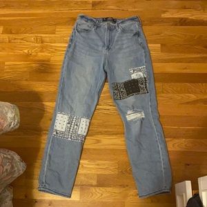 Hollister Ultra High-Rise Blue Mom Jean With Patches and Rip